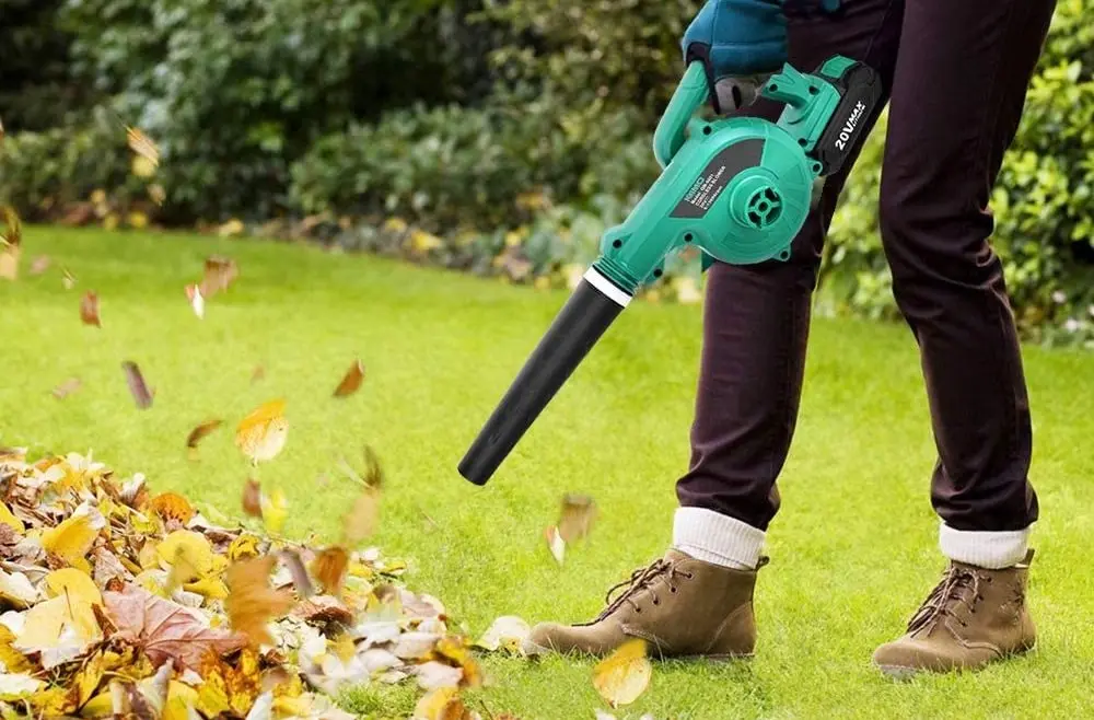 how much dnb does electric leaf blower produce